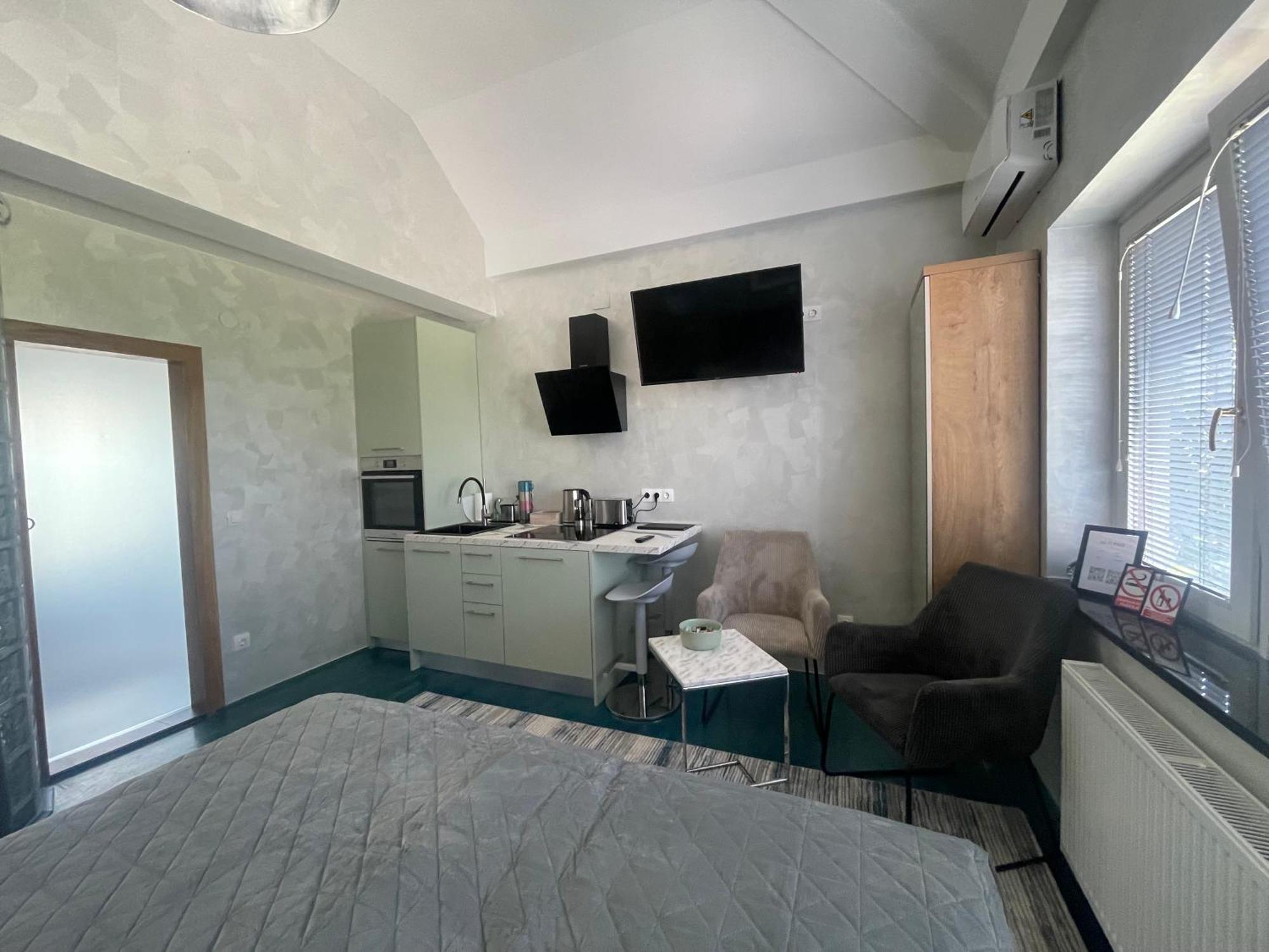 קארלובץ Tona - Miran Apartman - Parking - Samostalna Prijava מראה חיצוני תמונה