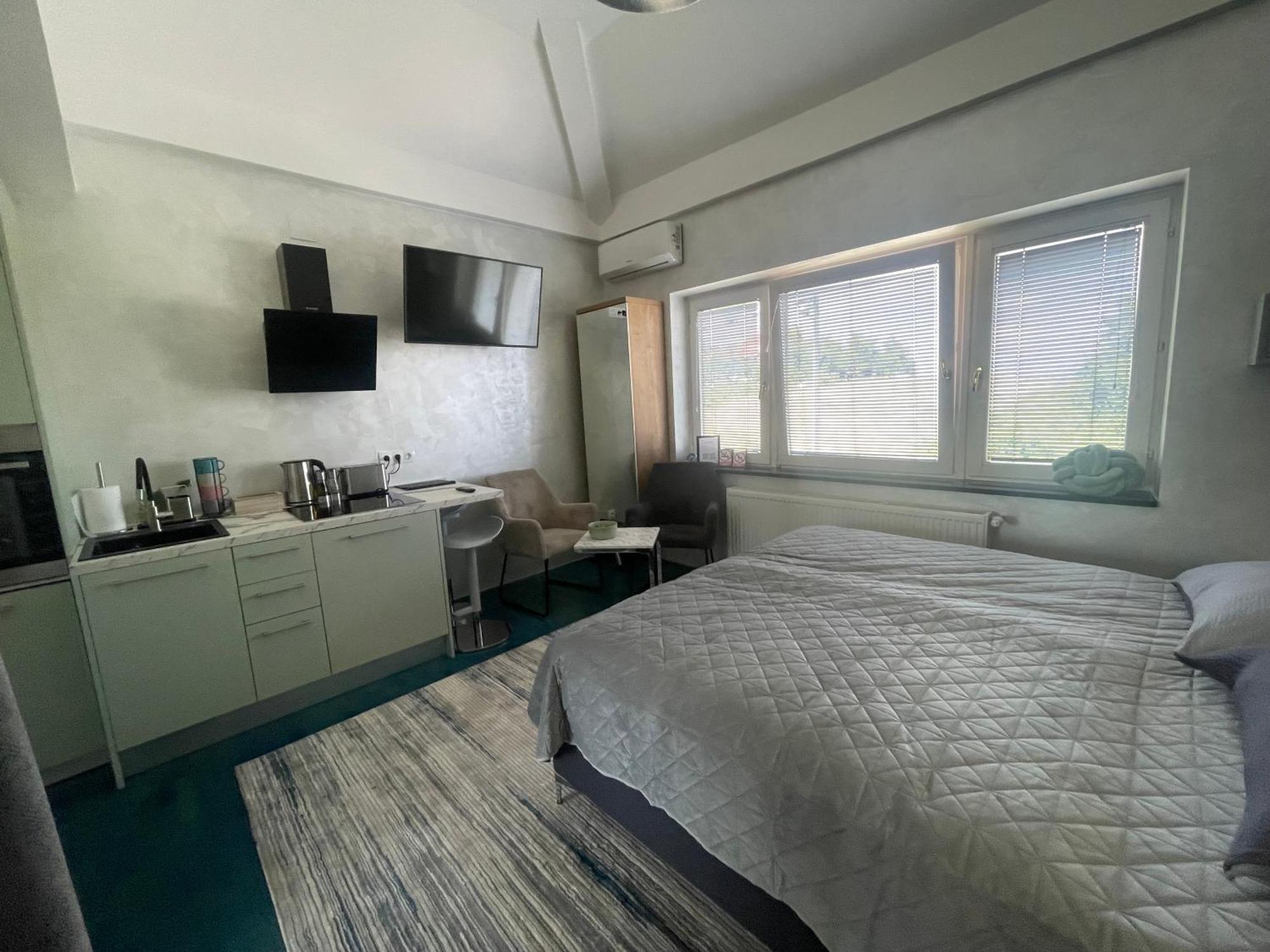 קארלובץ Tona - Miran Apartman - Parking - Samostalna Prijava מראה חיצוני תמונה